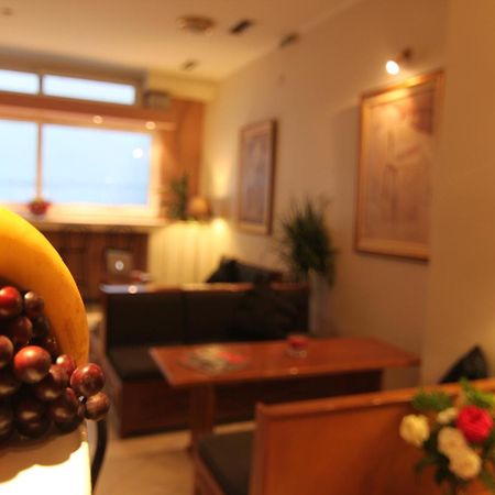 Achillion Hotel Athena Bagian luar foto