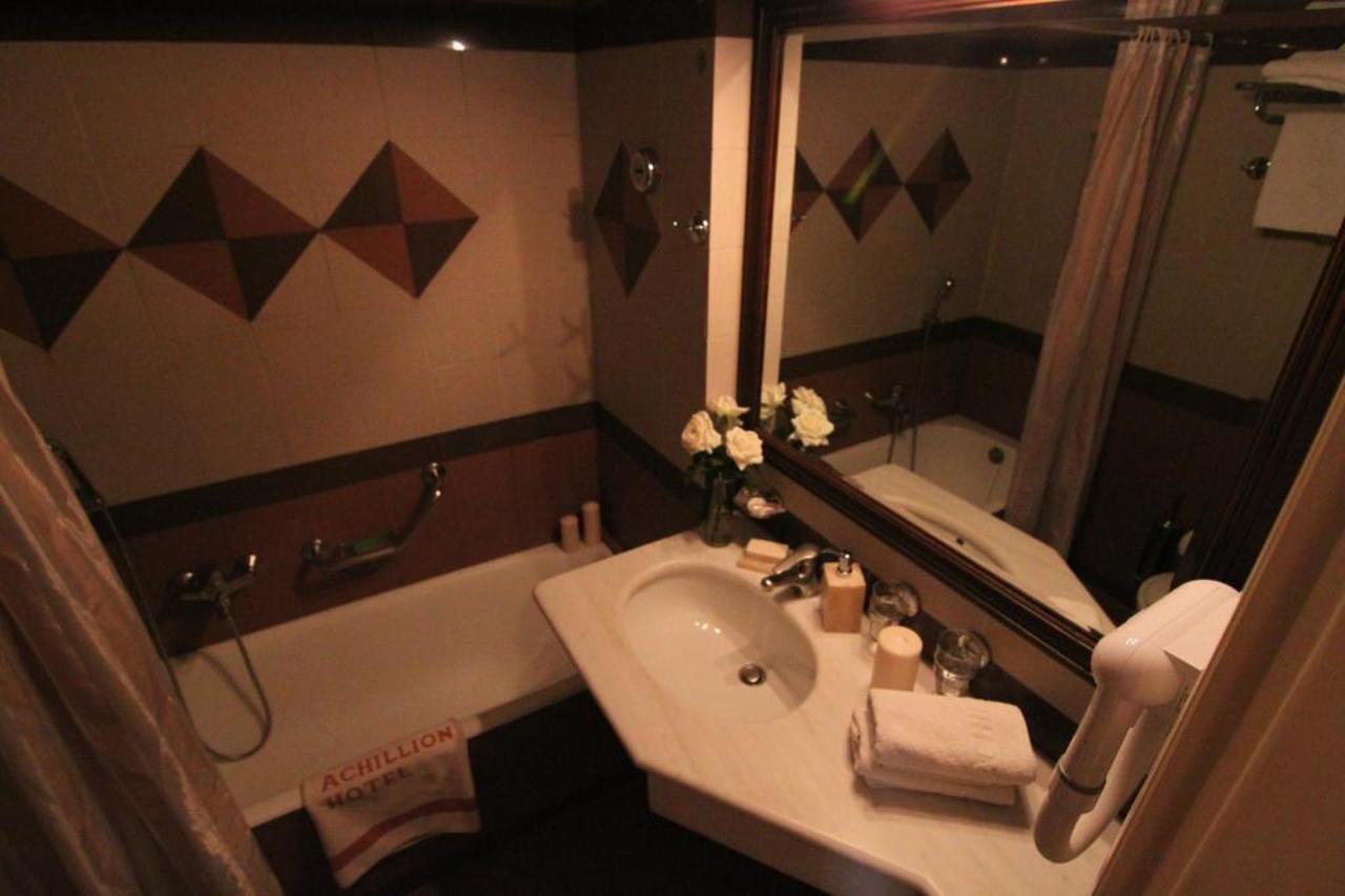 Achillion Hotel Athena Bagian luar foto