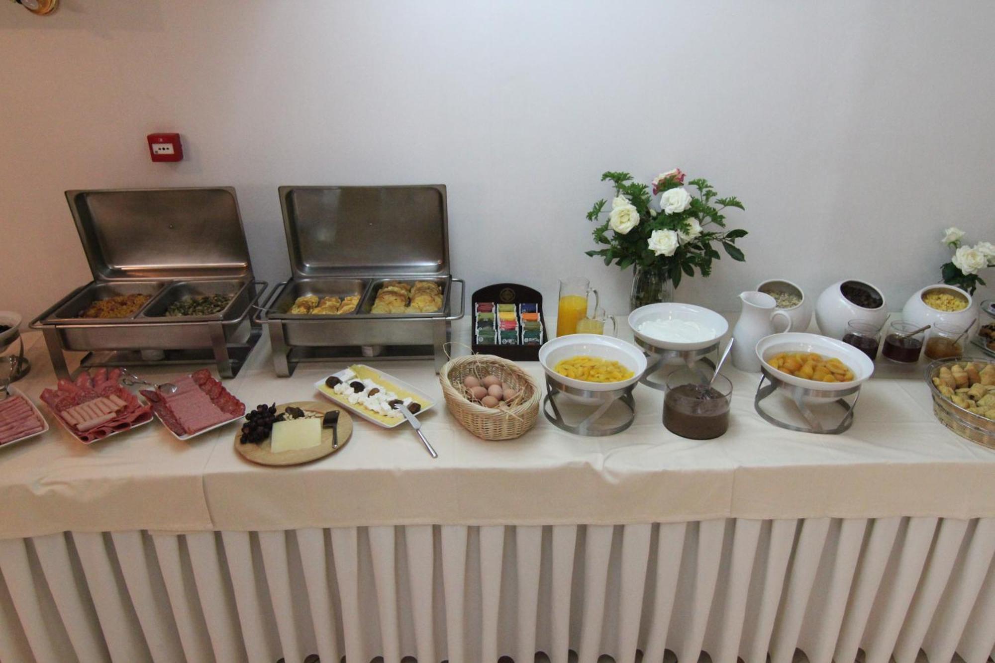 Achillion Hotel Athena Bagian luar foto
