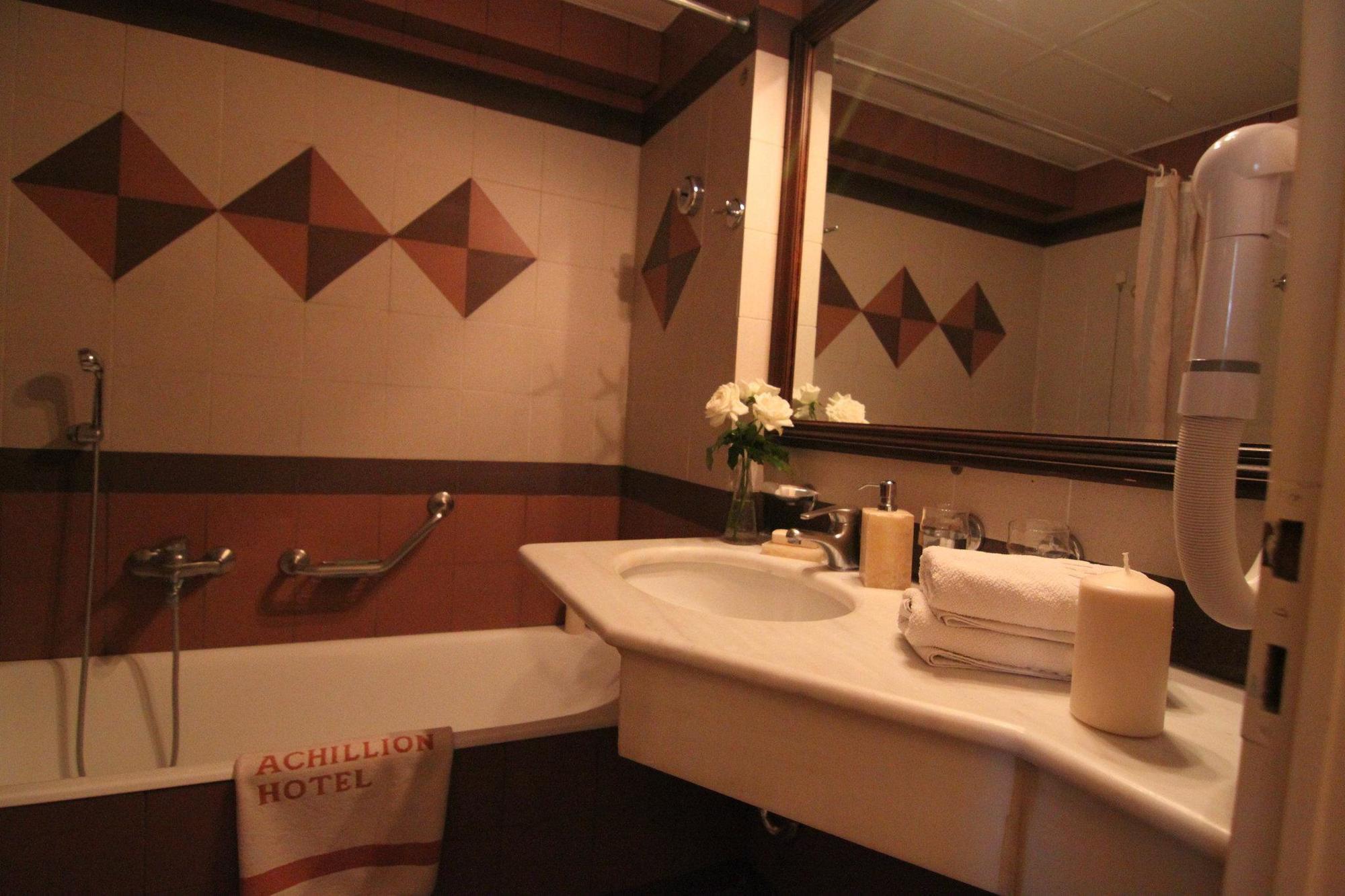 Achillion Hotel Athena Bagian luar foto