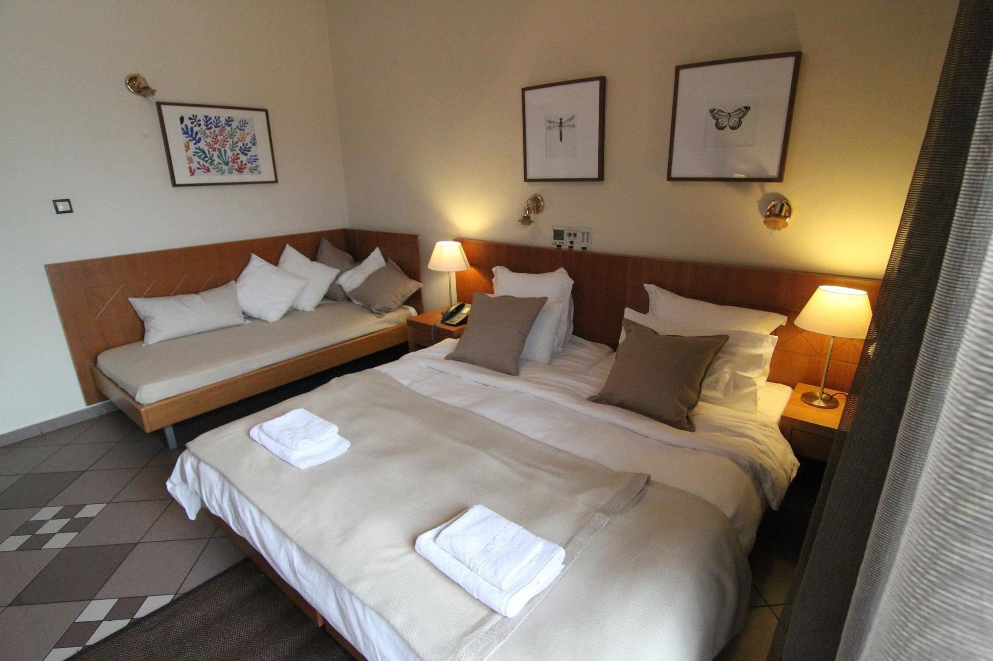 Achillion Hotel Athena Bagian luar foto