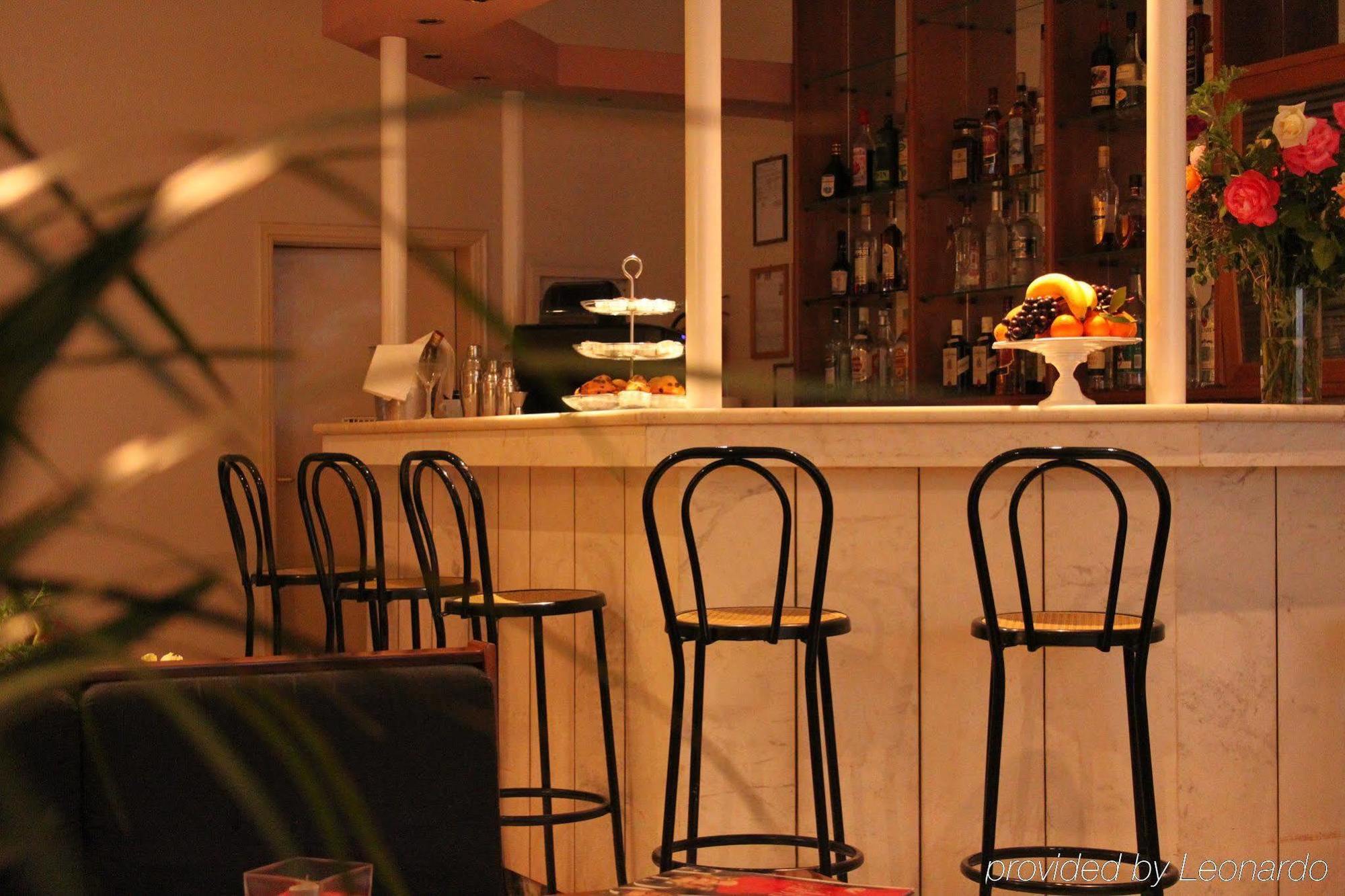 Achillion Hotel Athena Bagian luar foto